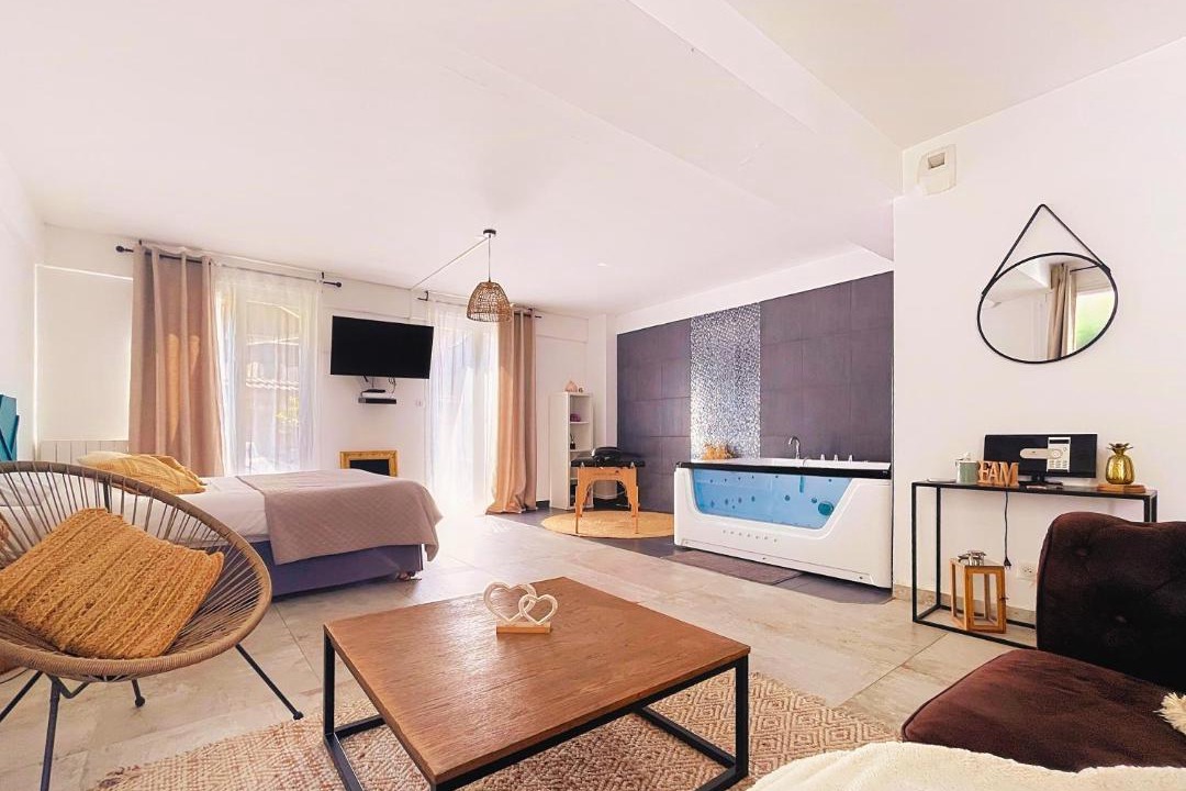 Photo of Others in Montchapet