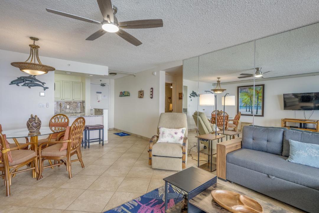 Photo of Others in Kahana