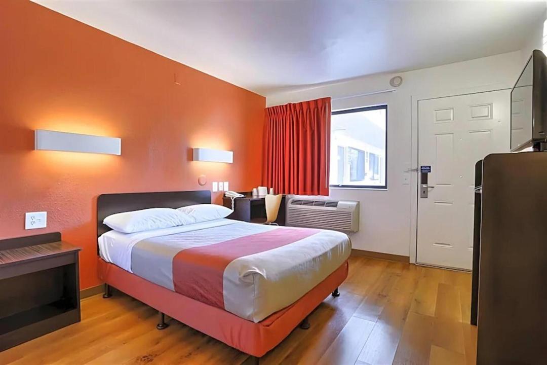 Photo of Bedroom in Walnut Creek