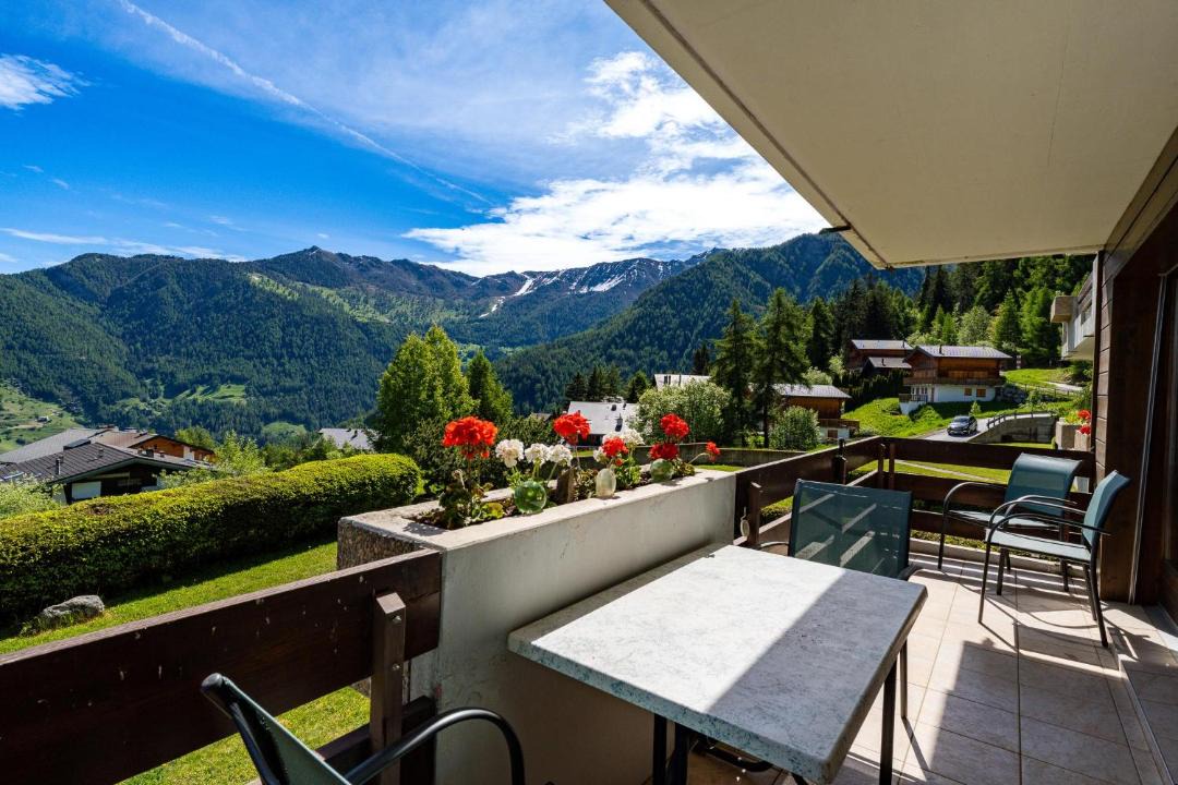 Photo of Patio Balcony in La Tzoumaz