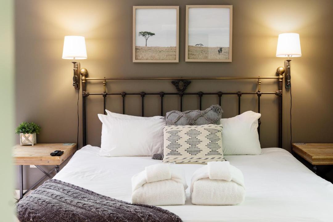 Photo of Bedroom in Maple City