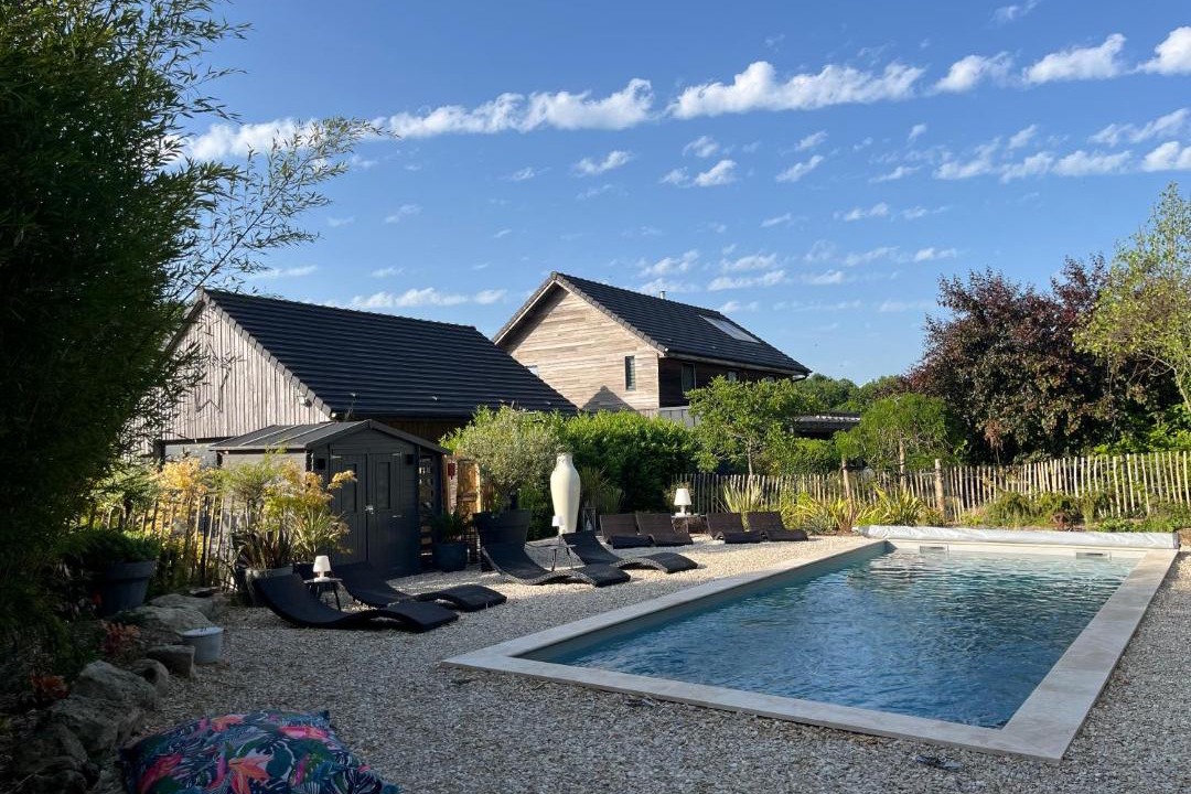 Photo of Others in Faux-Vesigneul