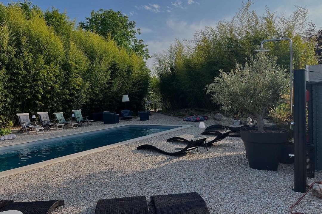 Photo of Others in Faux-Vesigneul