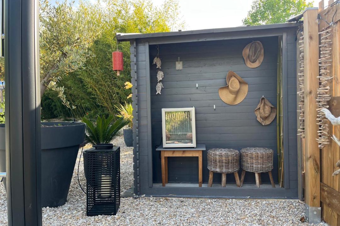 Photo of Others in Faux-Vesigneul