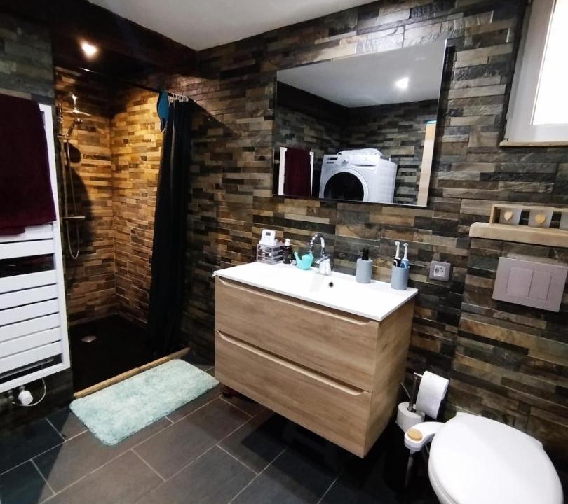 Photo of Bathroom in Magnicourt