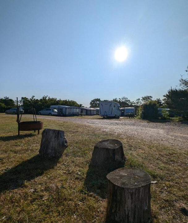 Photo of Others in Henne