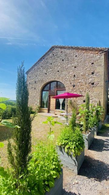 Photo of Others in Larroque