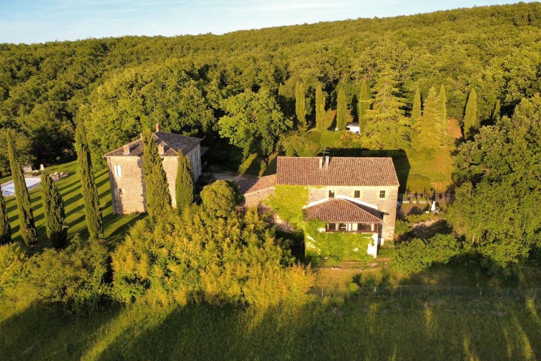 Photo of Others in Larroque