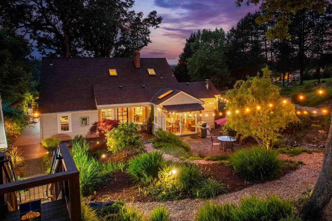 Photo of Others in Far West