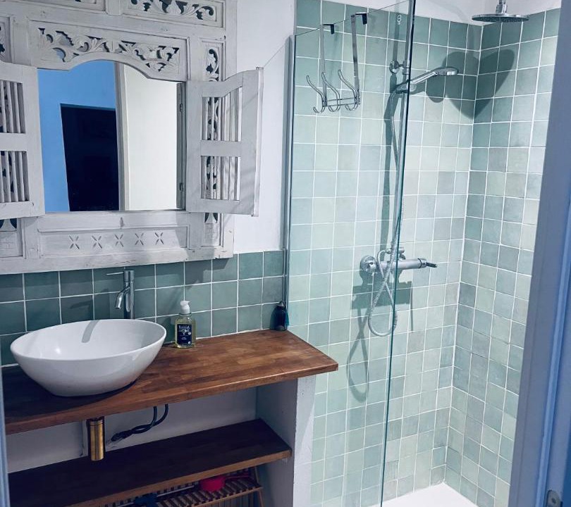 Photo of Bathroom in Claret
