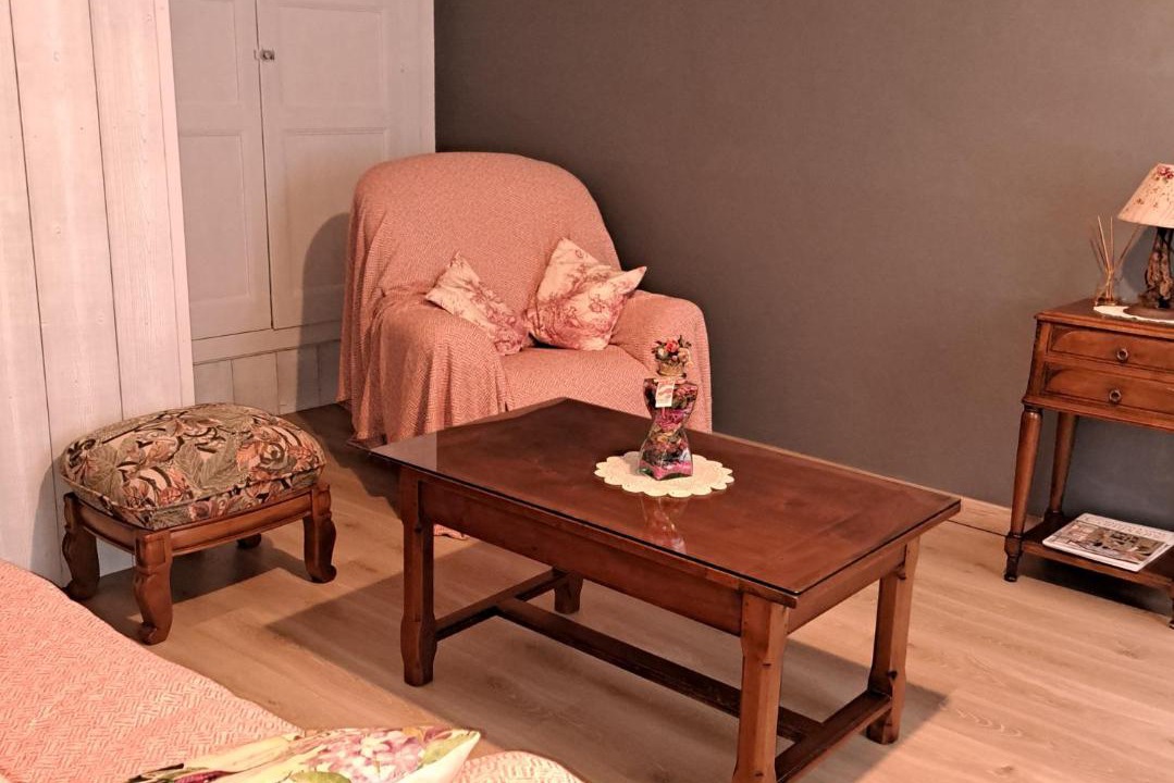 Photo of Others in Payre