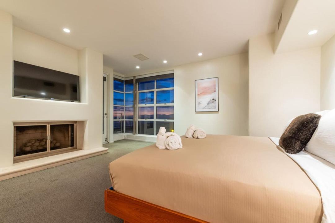 Photo of Bedroom in Gas Lamp Section