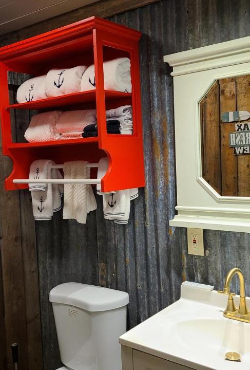 Photo of Bathroom in Canyon Lake
