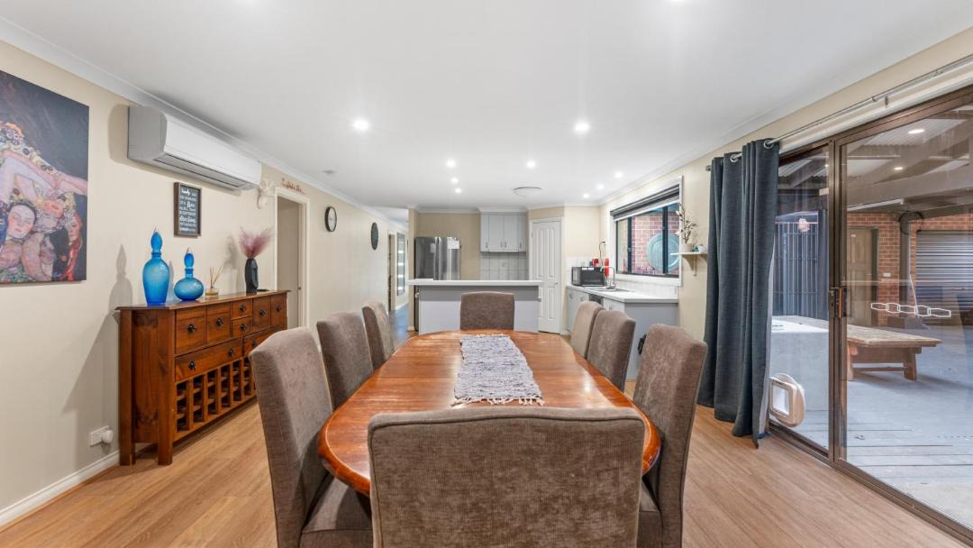 Photo of Others in Magpie