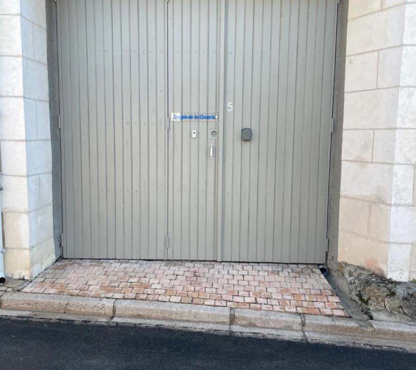 Photo of Others in Descartes