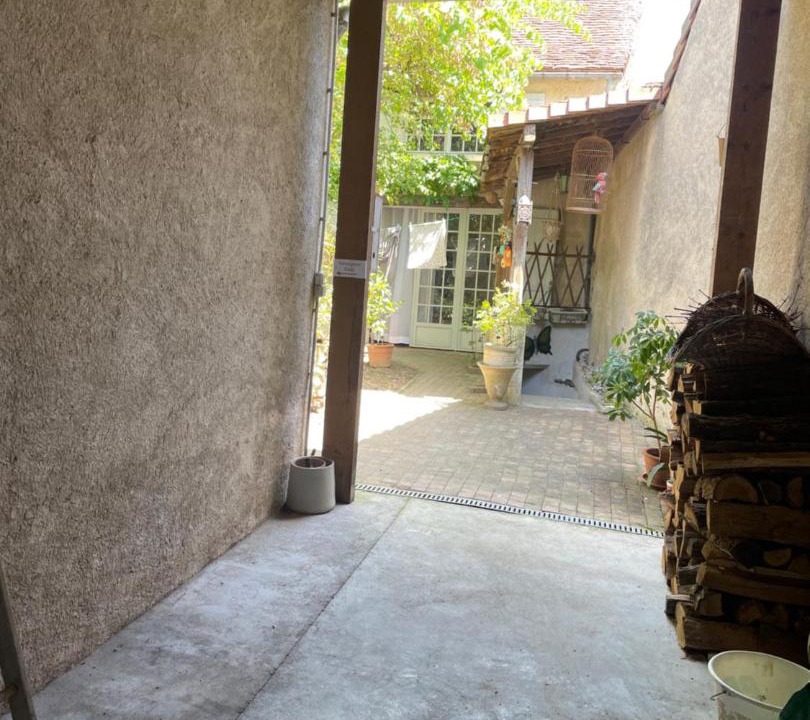 Photo of Others in Descartes