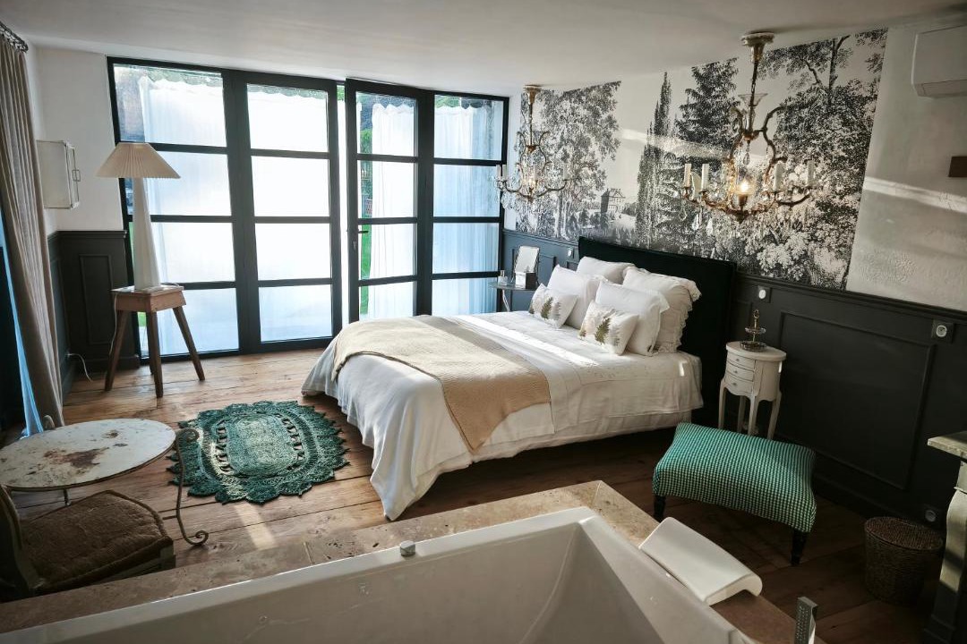 Photo of Others in Branges