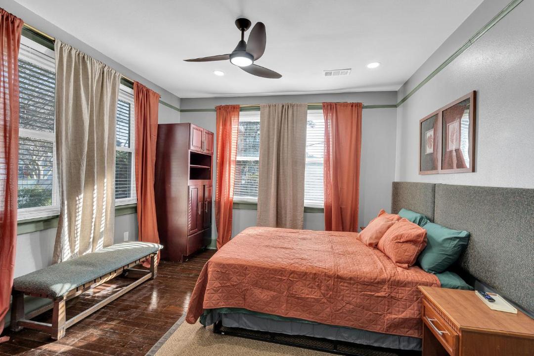 Photo of Bedroom in Destrehan