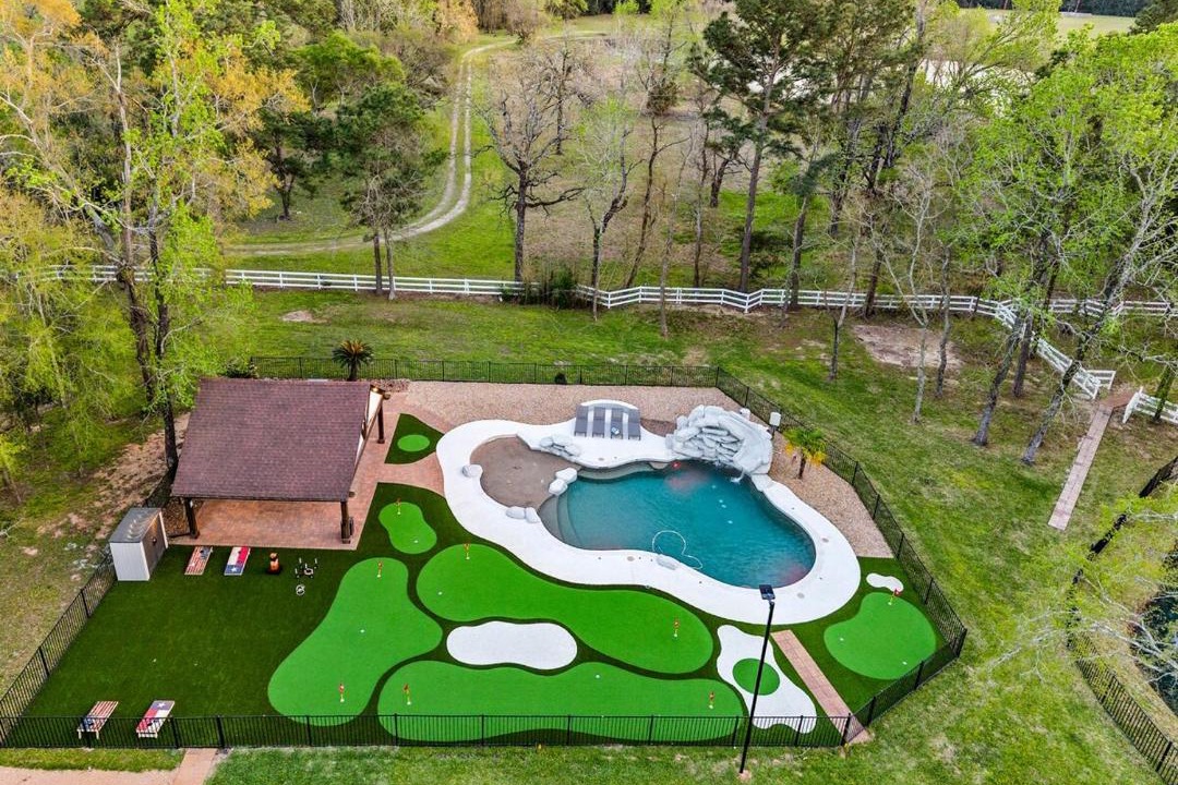 Photo of Others in Magnolia