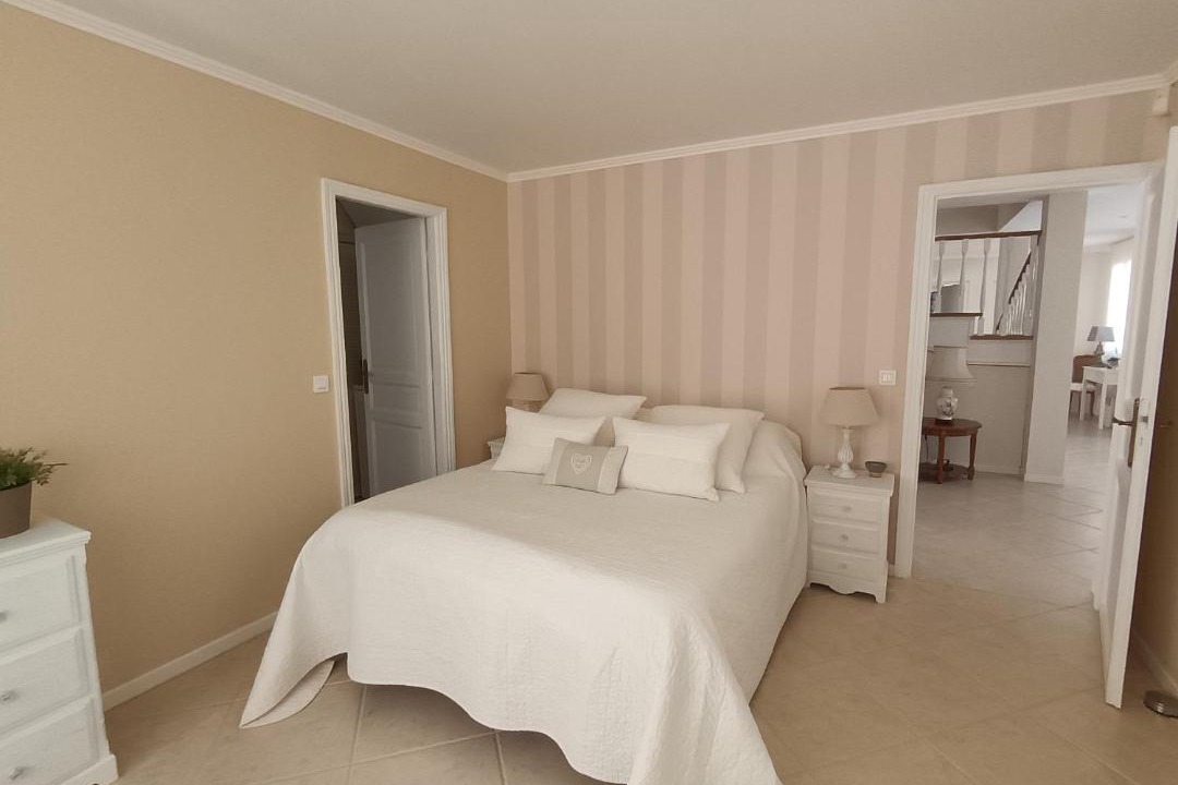 Photo of Bedroom in Castelnau-de-Montmiral