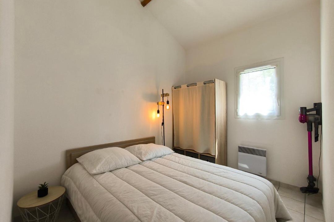 Photo of Bedroom in Saint-Michel-Chef-Chef