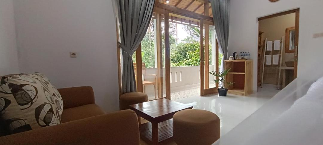 Photo of Others in Munduk