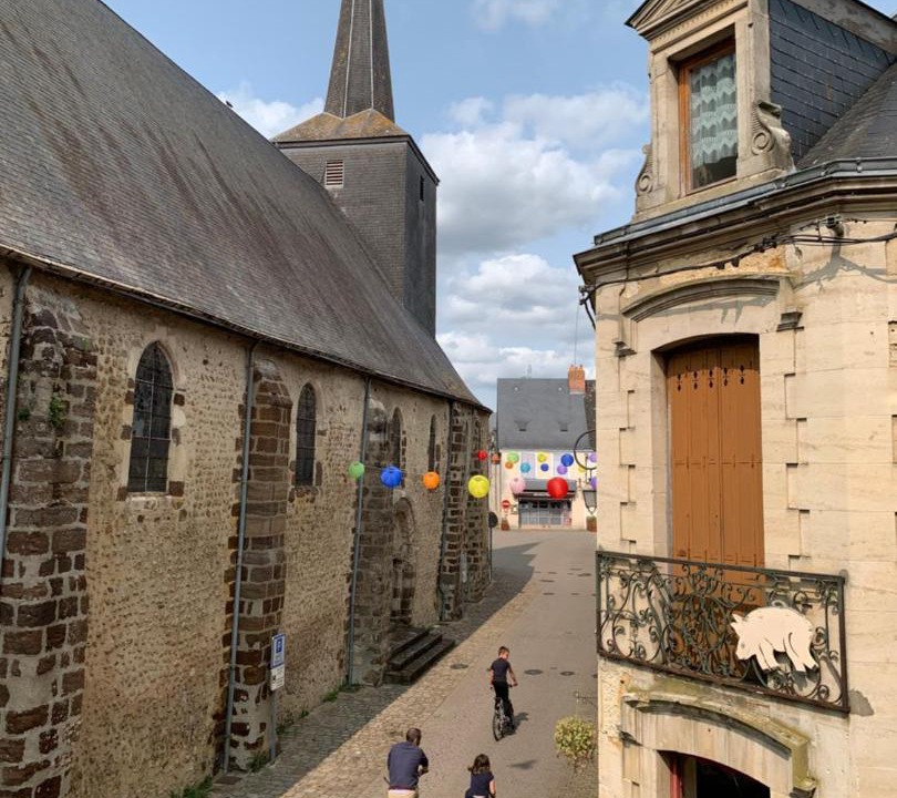 Photo of Buildings in Beaumont-sur-Sarthe