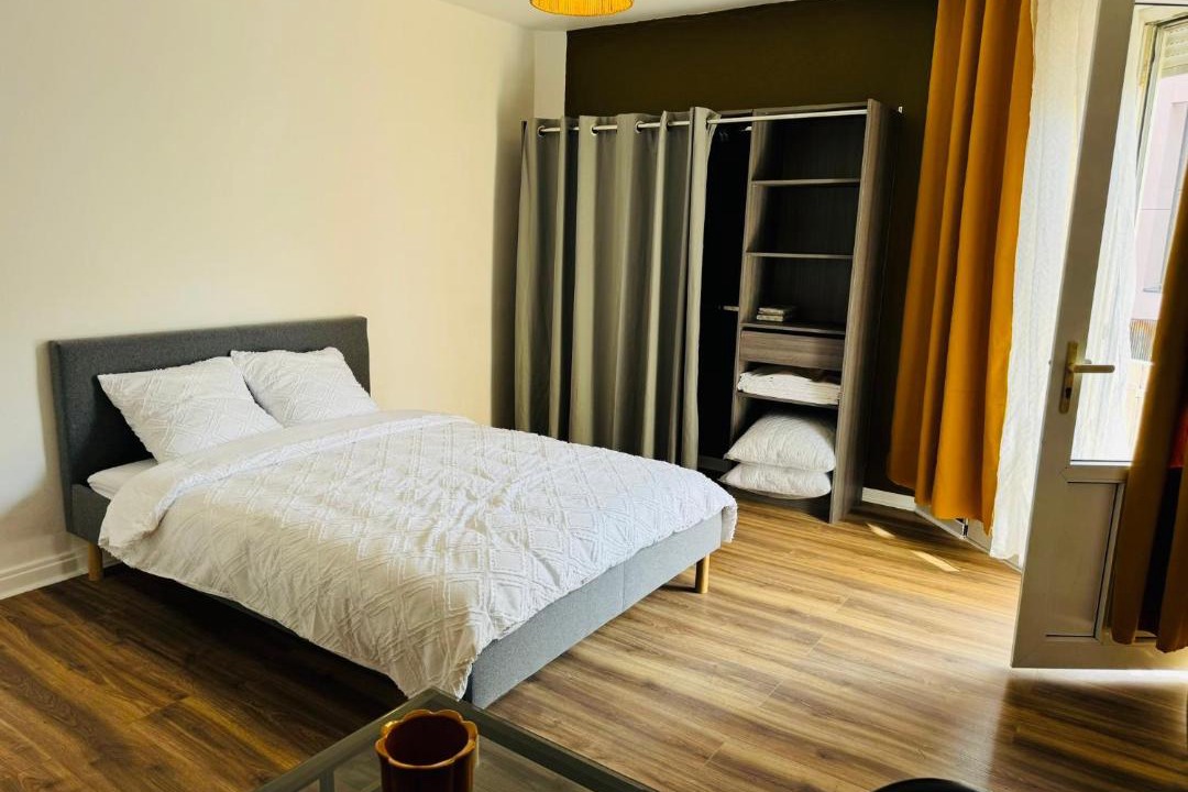 Photo of Bedroom in Pin - Vert Galant