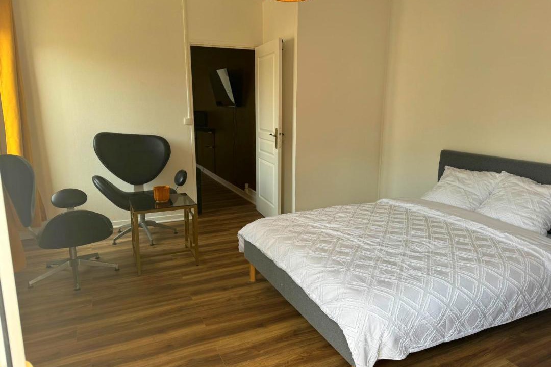 Photo of Bedroom in Pin - Vert Galant