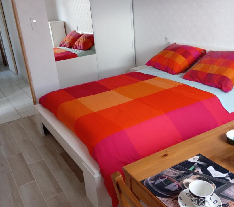 Photo of Bedroom in Luche-Pringe