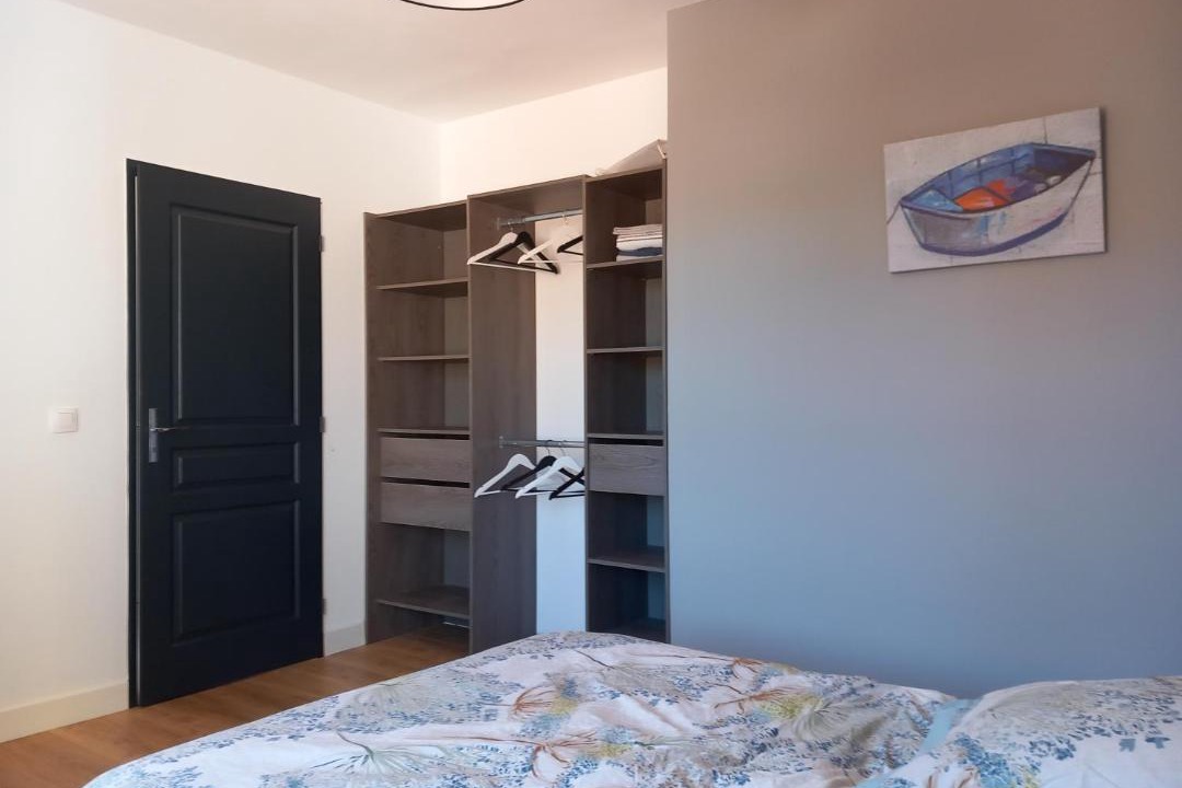 Photo of Bedroom in Saint-Bonnet-sur-Gironde