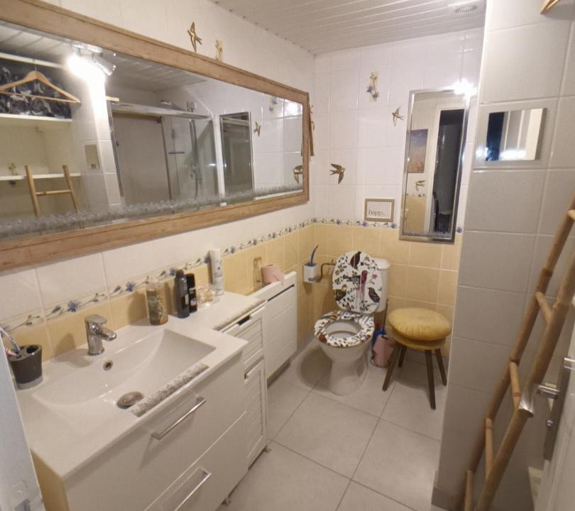 Photo of Others in Ladon