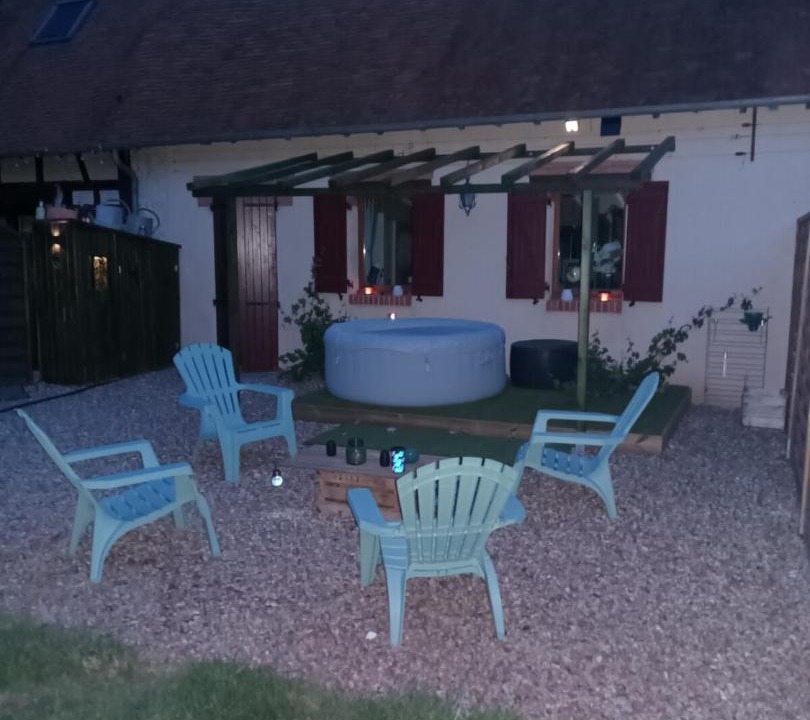 Photo of Others in Ladon