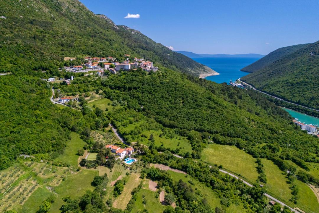 Photo of Others in Plomin