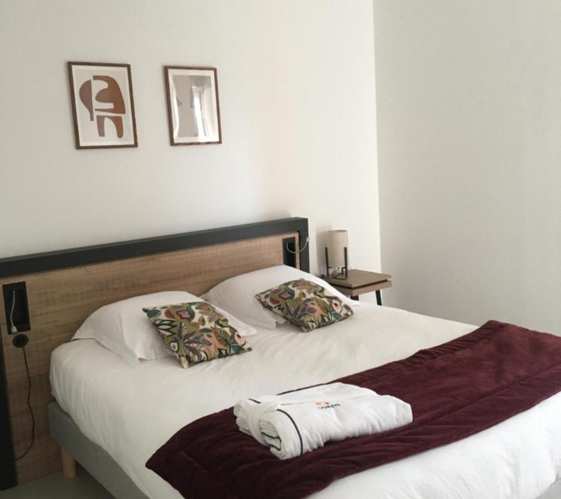 Photo of Bedroom in Valence