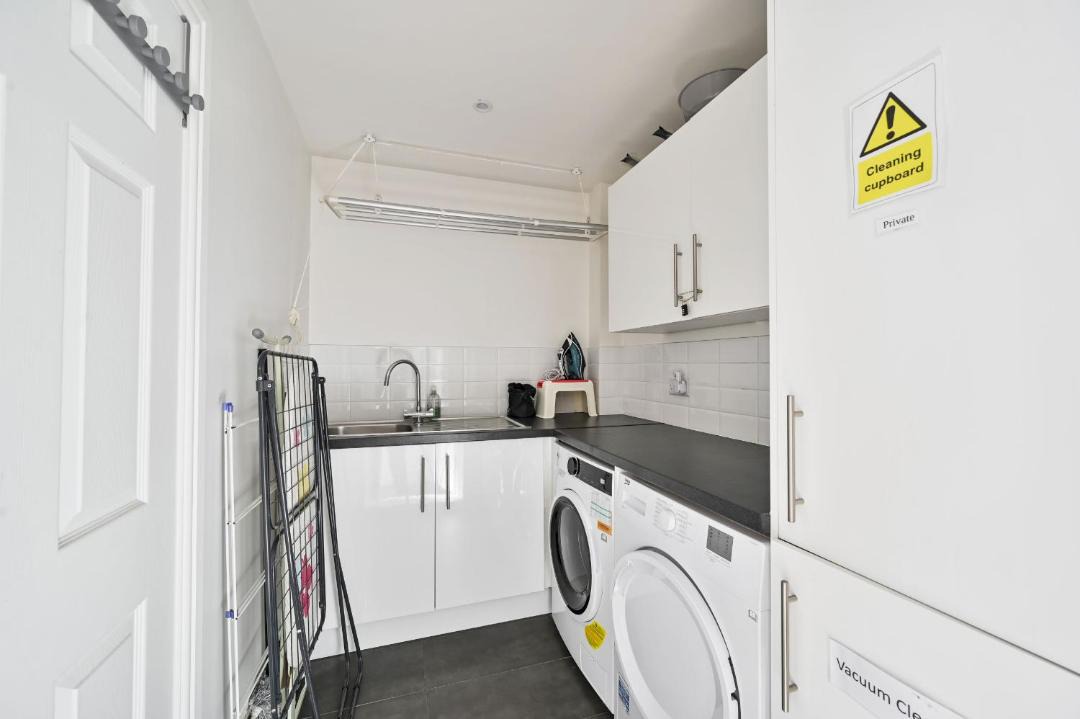 Photo of Others in Mortlake