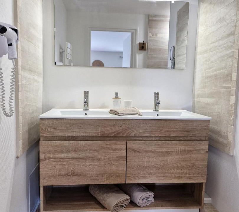 Photo of Bathroom in Colleville-sur-Mer