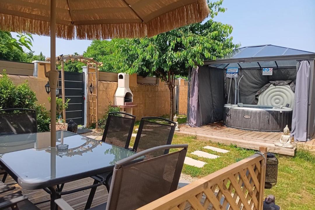 Photo of Others in Echire