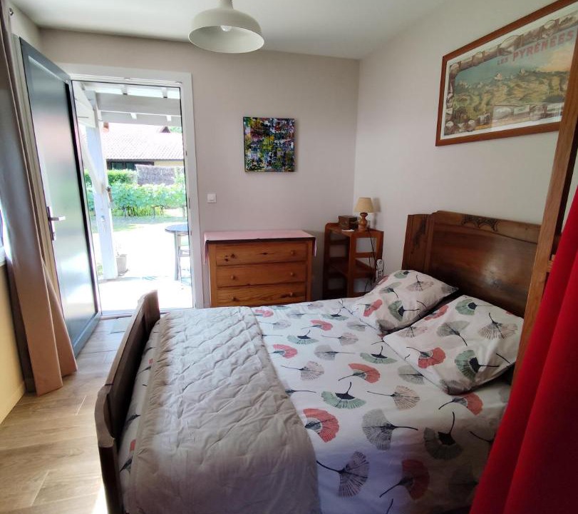 Photo of Bedroom in Castres-Gironde