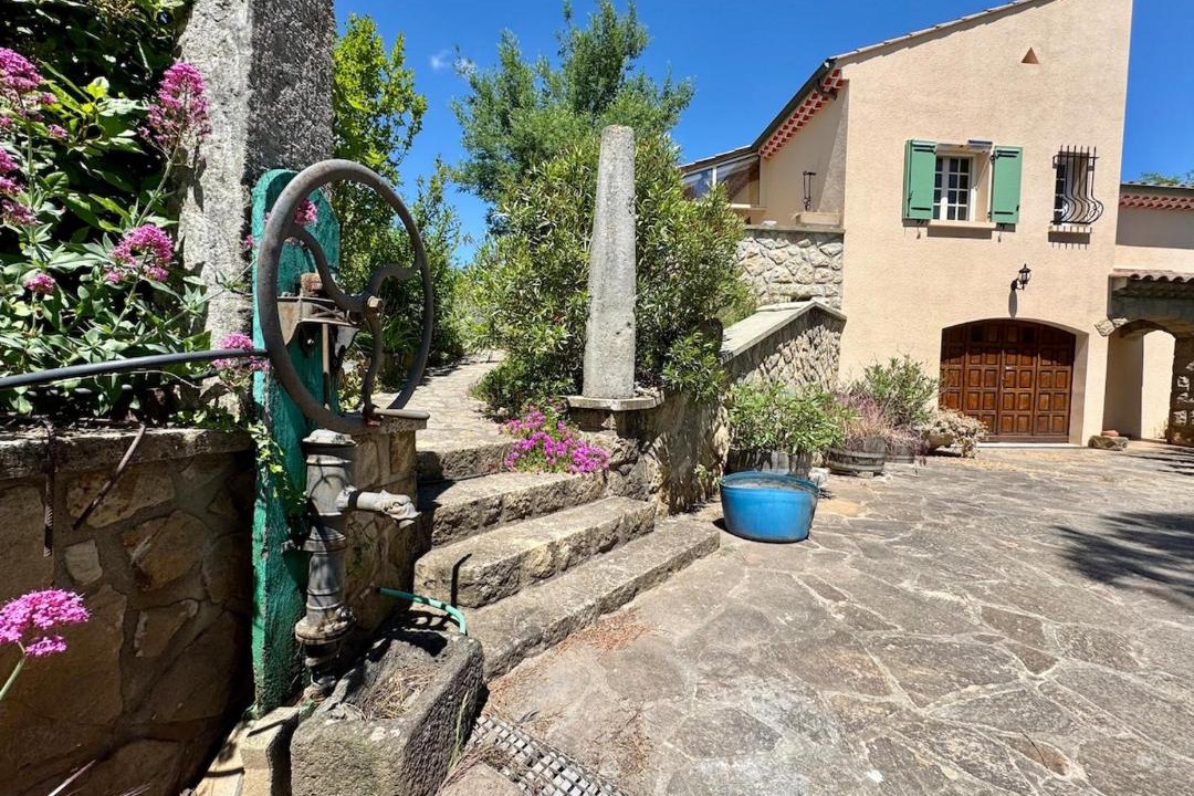 Photo of Others in Villeneuve-de-Berg