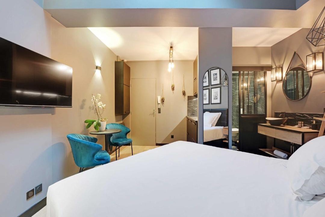 Photo of Others in Auteuil