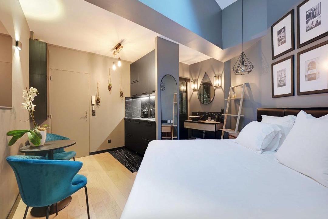 Photo of Others in Auteuil