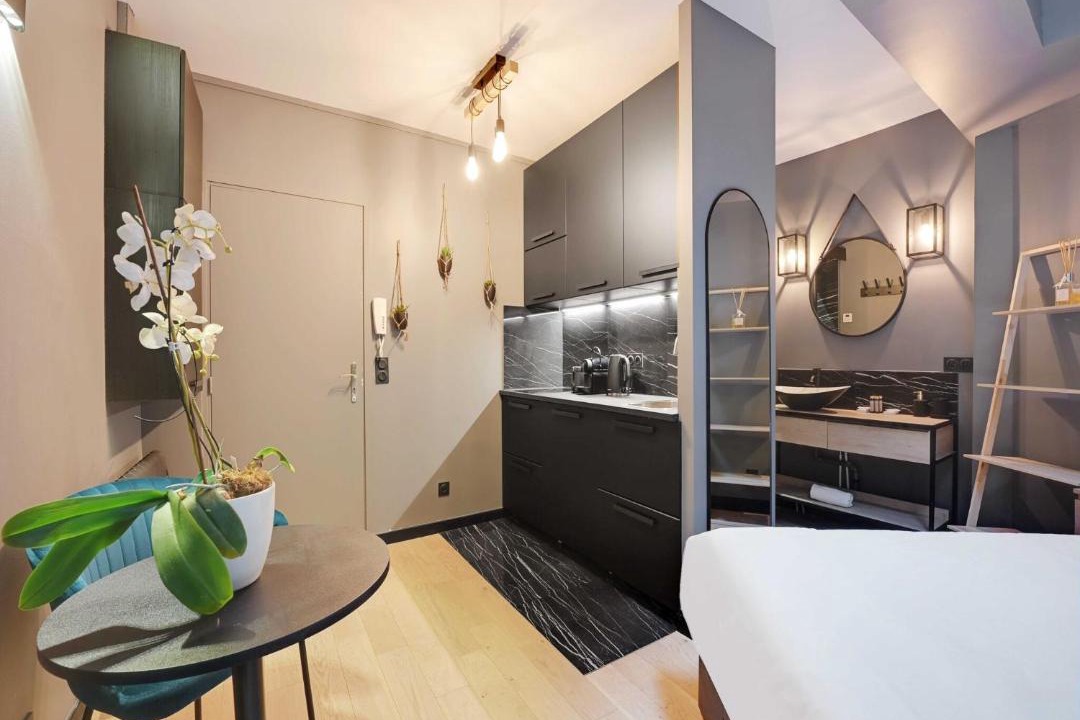 Photo of Others in Auteuil