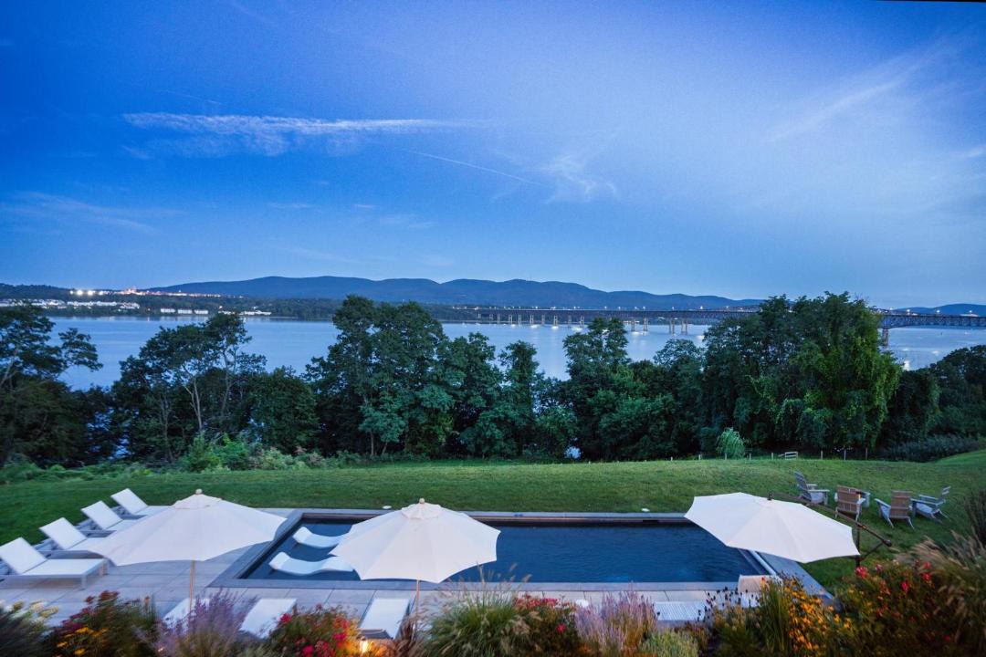 Photo of Others in Middle Hope