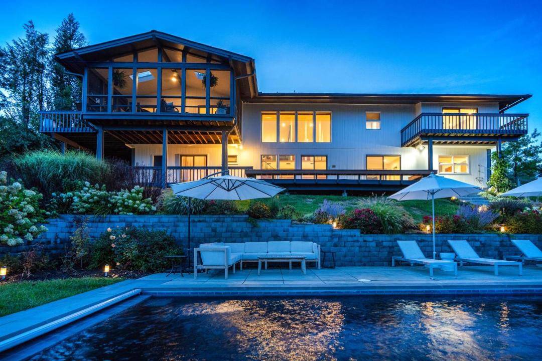 Photo of Others in Middle Hope