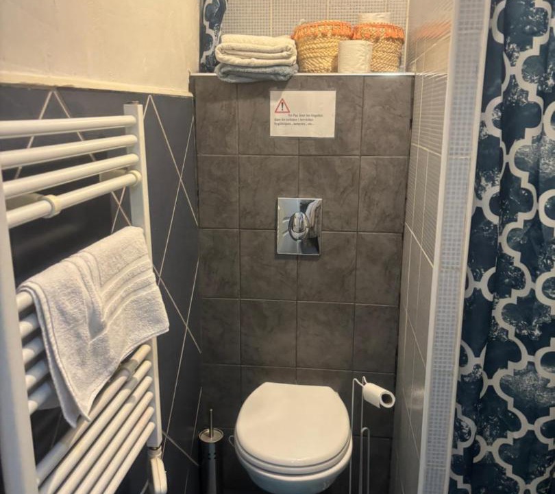 Photo of Bathroom in Chateau-Chinon