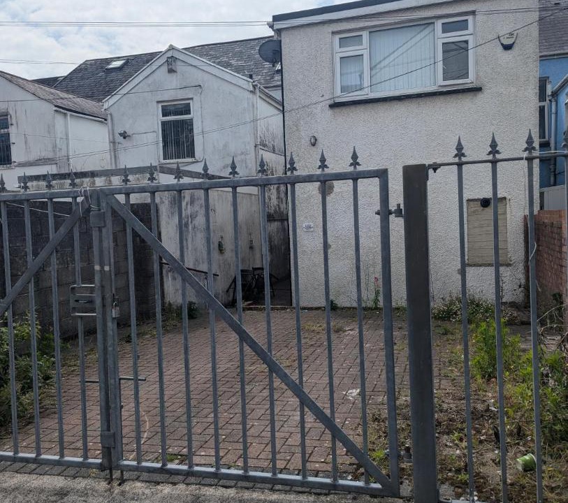 Photo of Others in Skewen