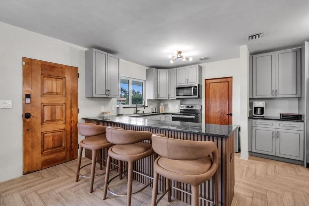 Photo of Kitchen in Golden Glades