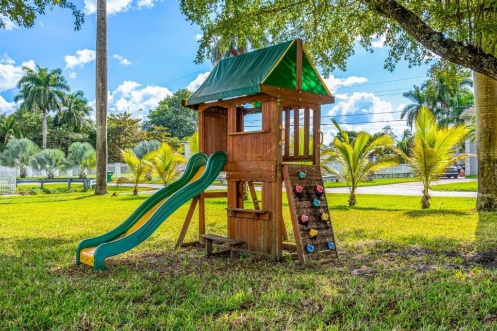 Photo of Others in Golden Glades