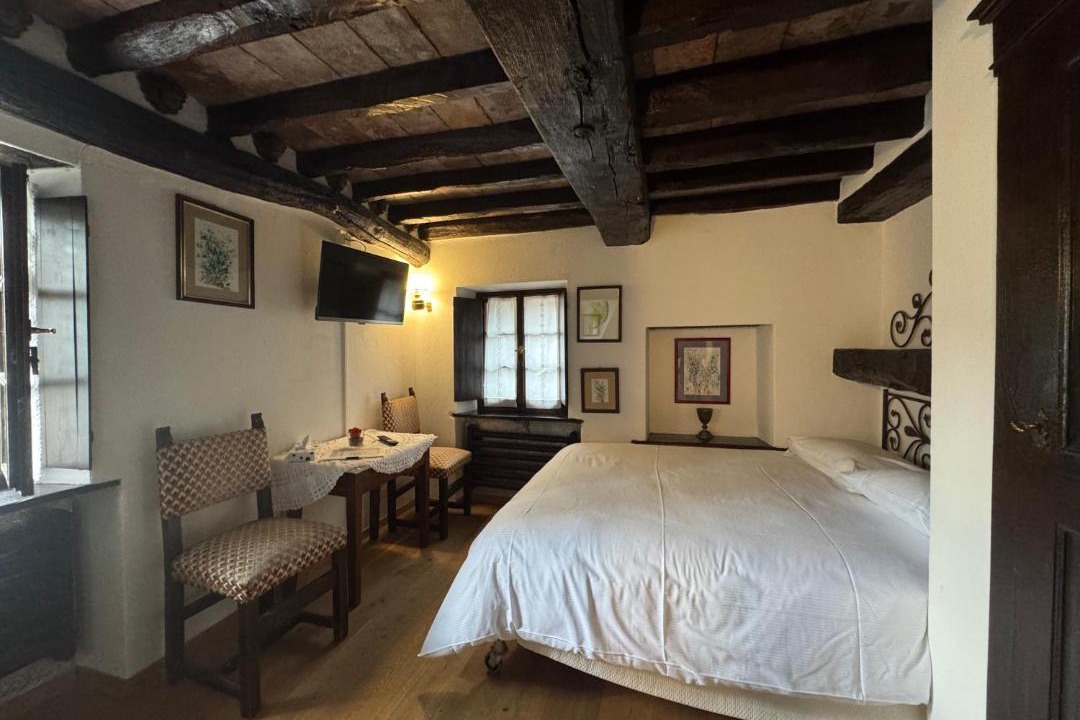 Photo of Bedroom in Torricella Taverne